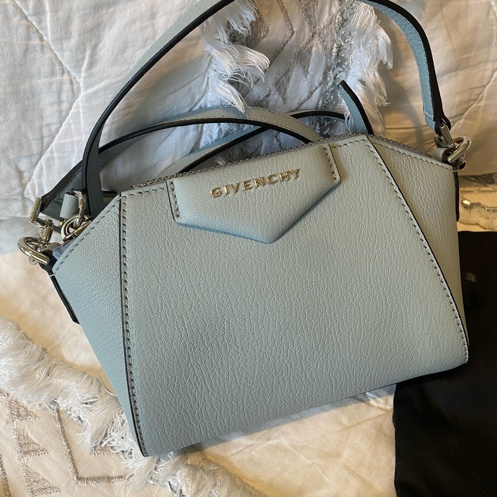Givenchy Nano Antigona